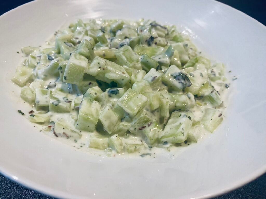 Salade de concombre au yaourt pakistanaise (Raita)