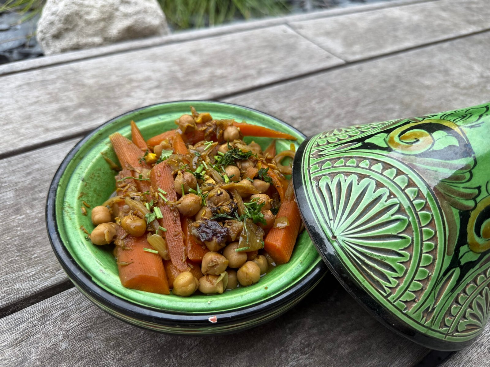 Tajine Marocain de carottes et pois chiches, sans gluten