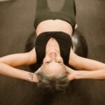 Silhouette et Digestion : Pourquoi la Ménopause Change notre Corps (et comment l’apprivoiser)