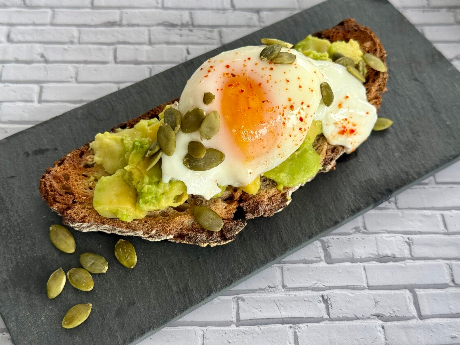 Tartine avocat oeuf poché