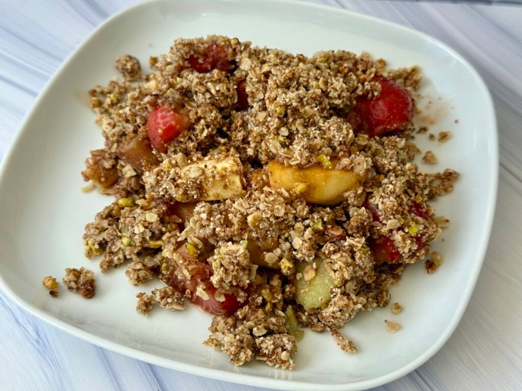 crumble pomme-fraises-rhubarbe