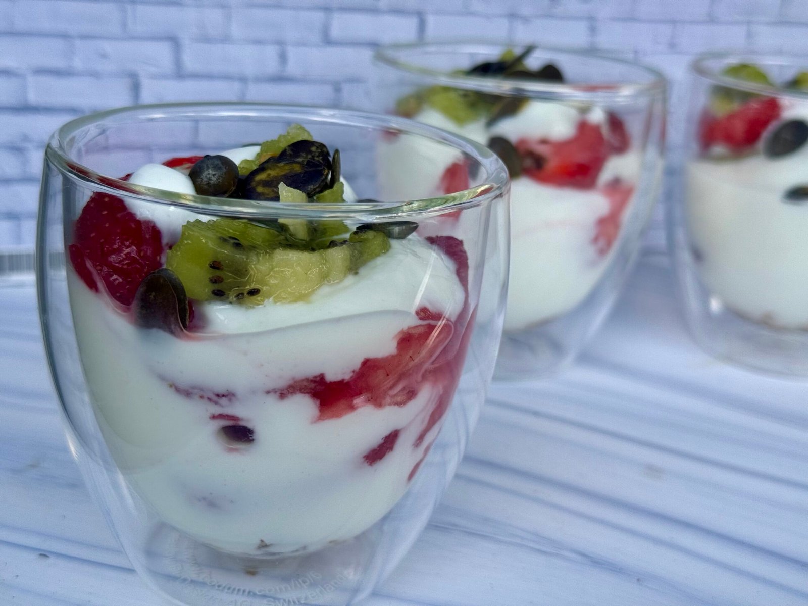 verrine formage blanc, fraises, kiwis