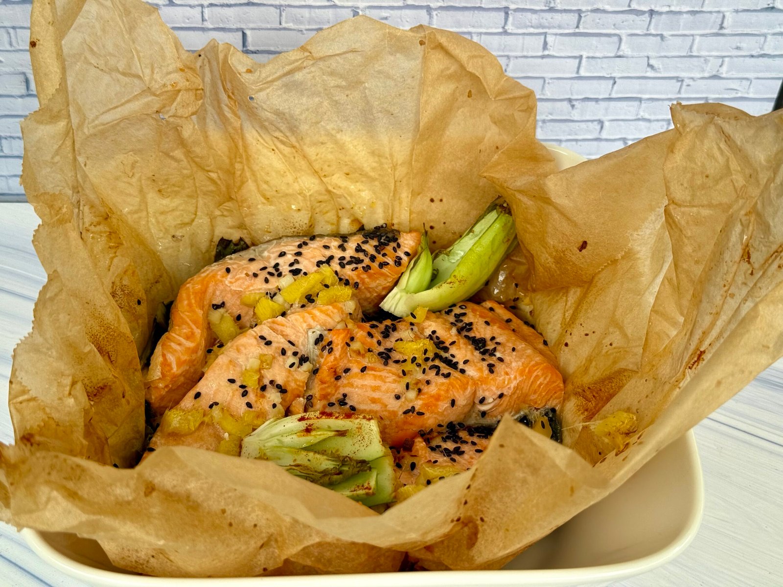 Truite et pak choi papillotte