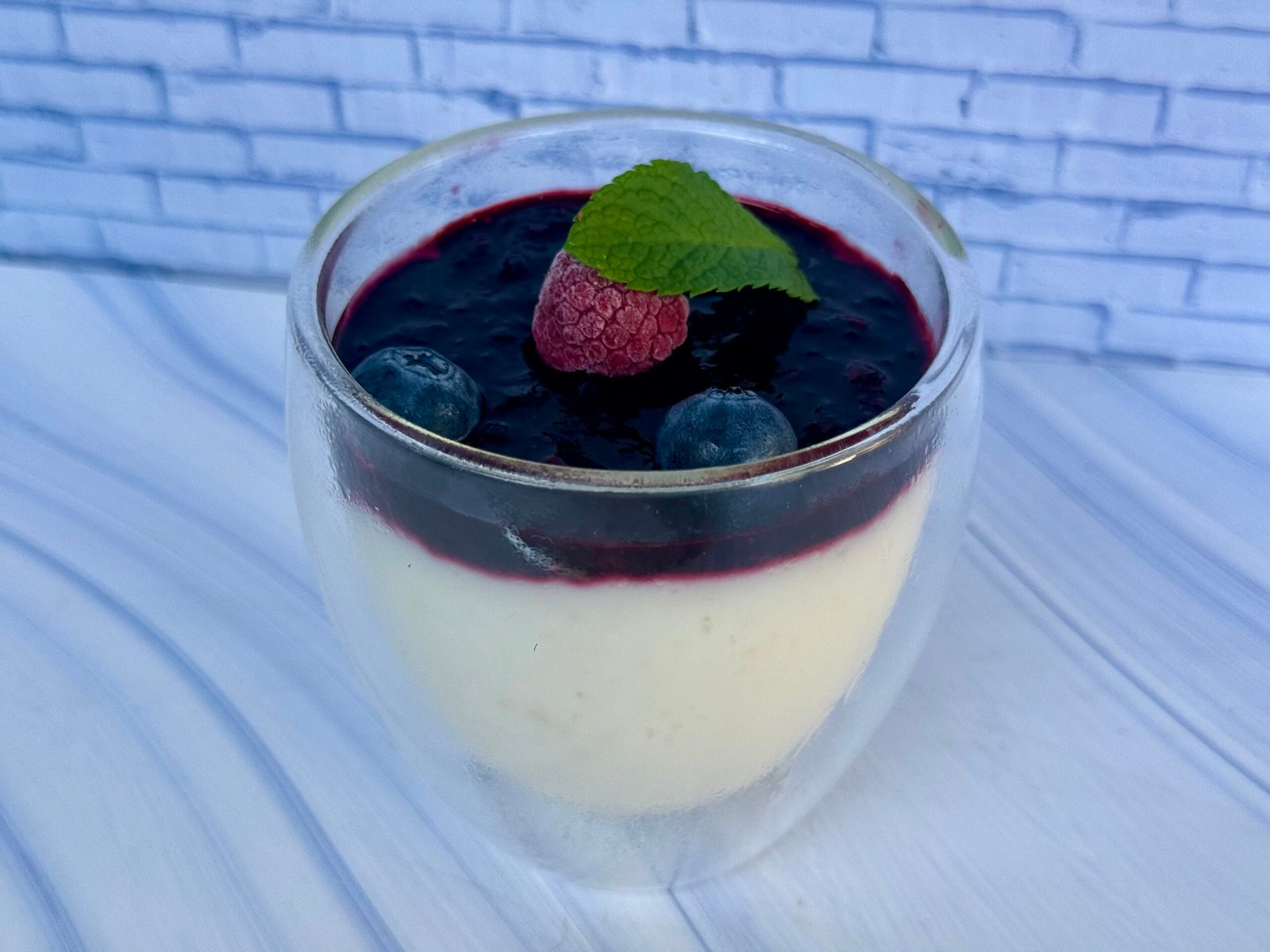 Panna cotta légère aux fruits rouges