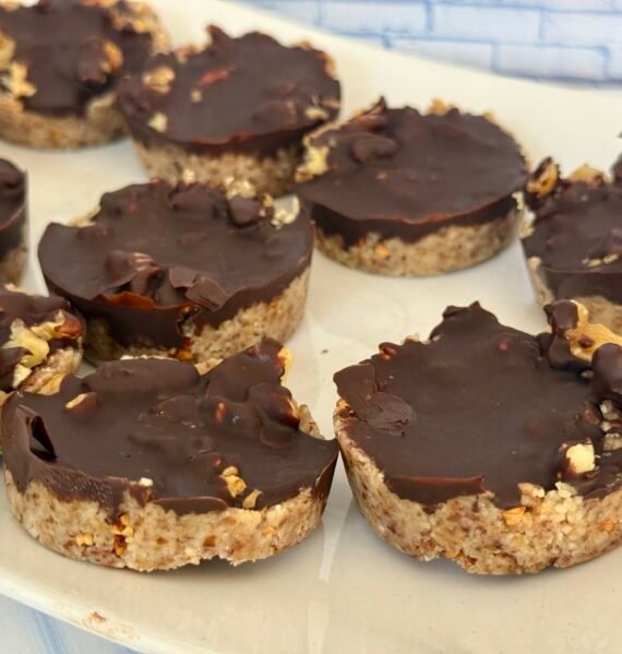 Tartelettes sans cuisson au chocolat et aux noix